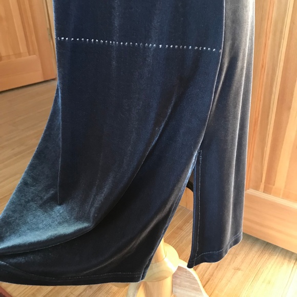 Perfect Vintage velvet dress - Picture 8 of 8